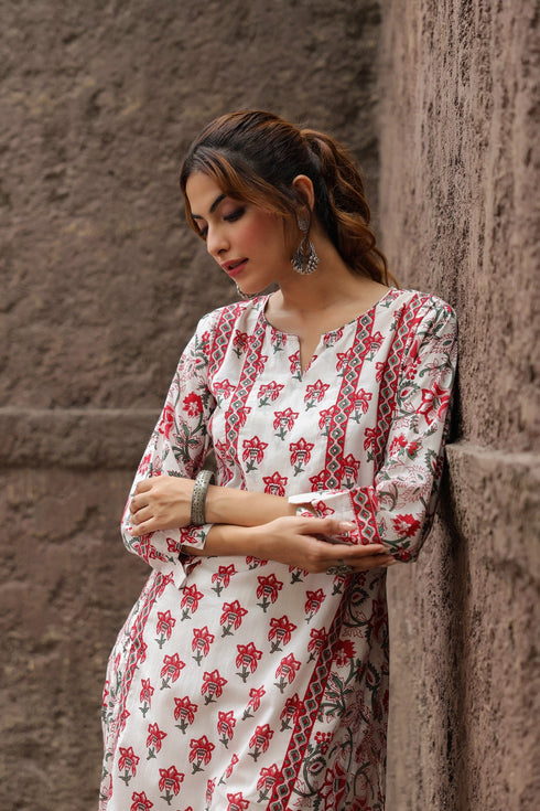Women Ethnic Motifs Printed Thread Work Kurta